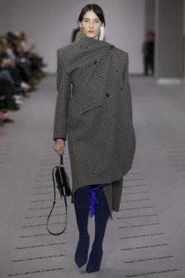 Balenciaga AW 2017 (74010- Balenciaga-AW-2017-02.jpg)